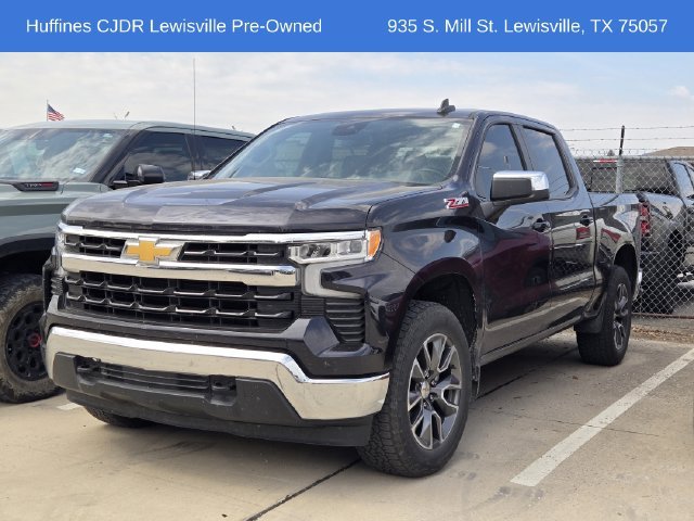 Used 2024 Chevrolet Silverado 1500 LT AWD/4WD image 3