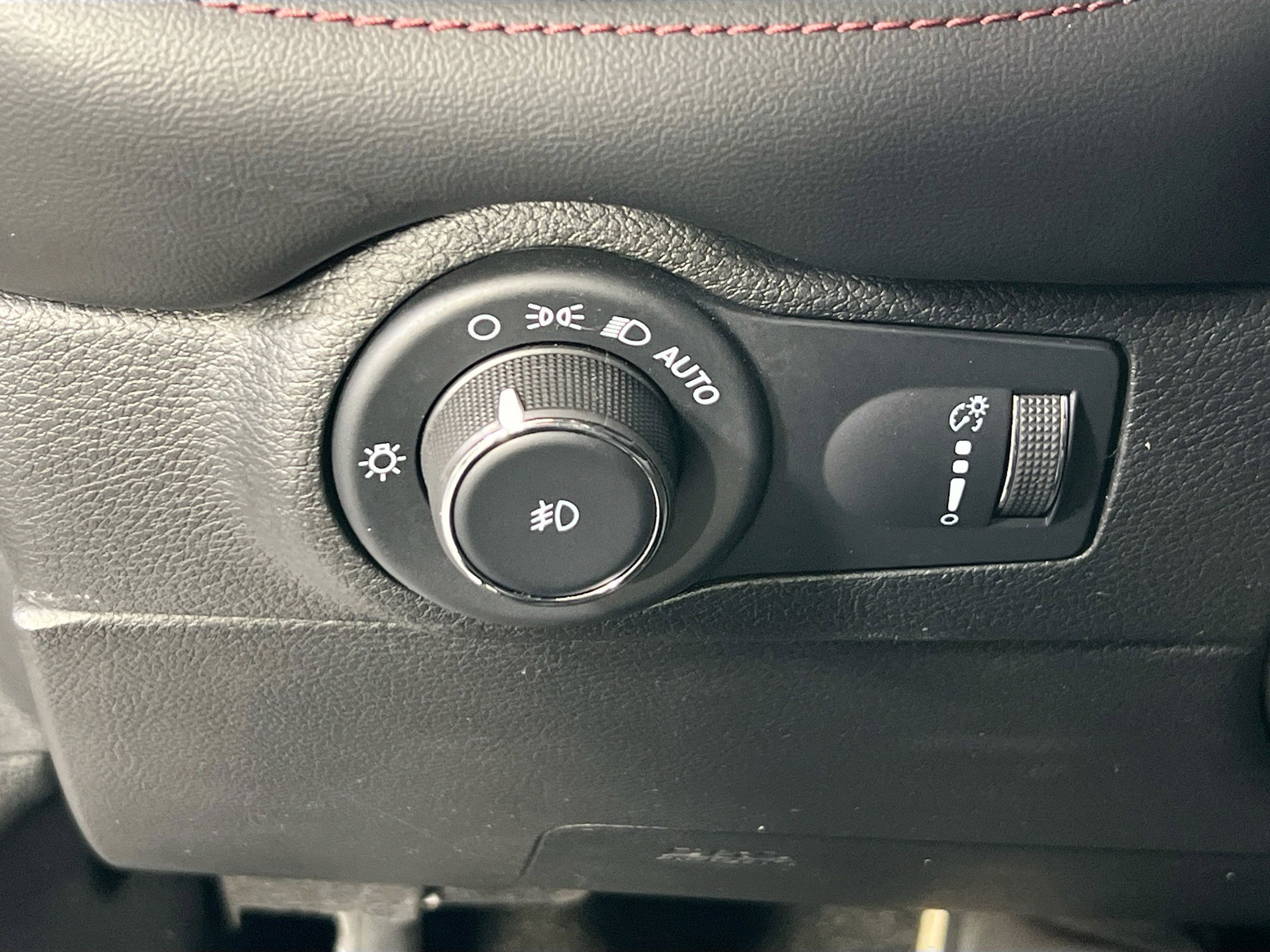 Used 2022 Dodge Durango R/T w/ Blacktop Package image 10