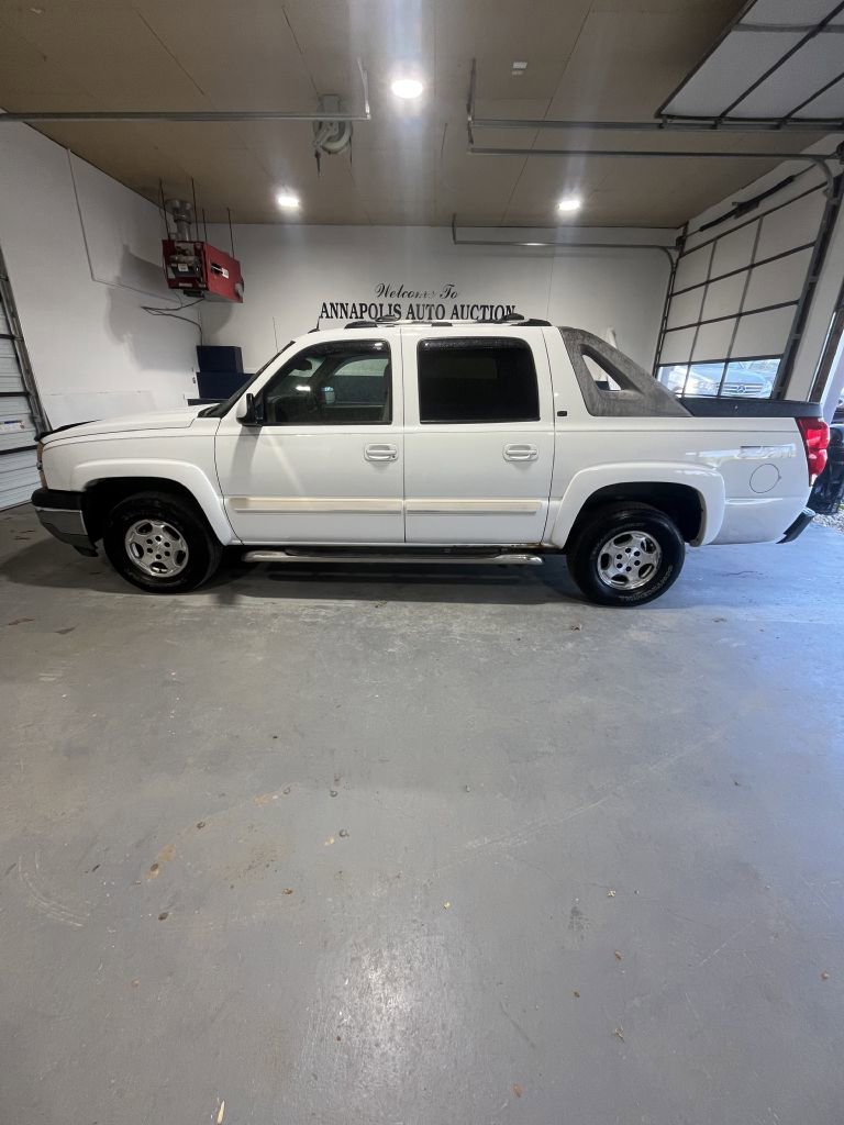 Used 2005 Chevrolet Avalanche Z71 w/ Sun And Sound Package