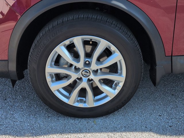 Used 2021 Nissan Rogue Sport SV image 23