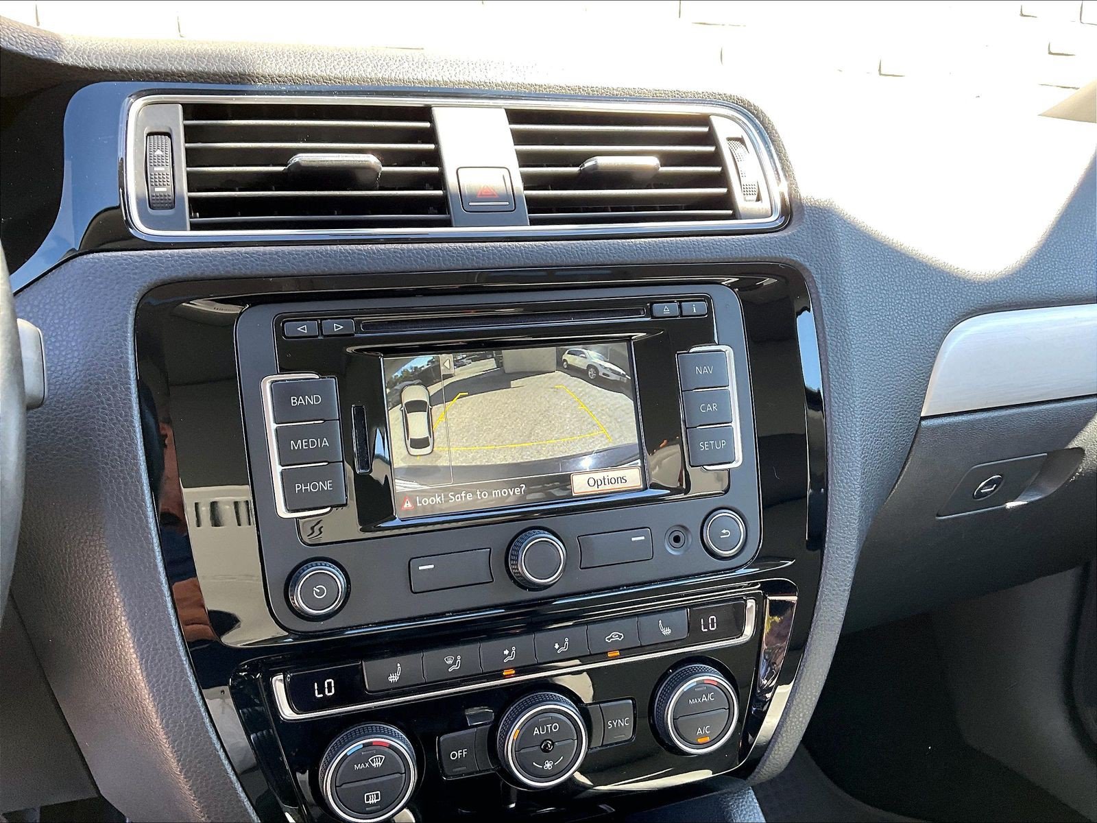 Used 2015 Volkswagen Jetta SEL Premium FWD image 21