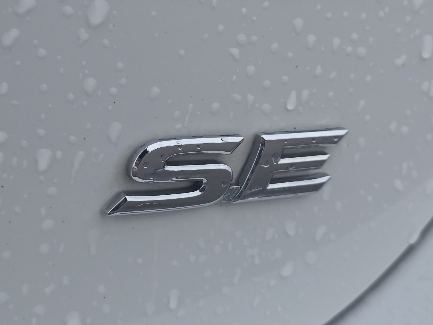 Used 2023 Toyota Camry SE FWD image 9