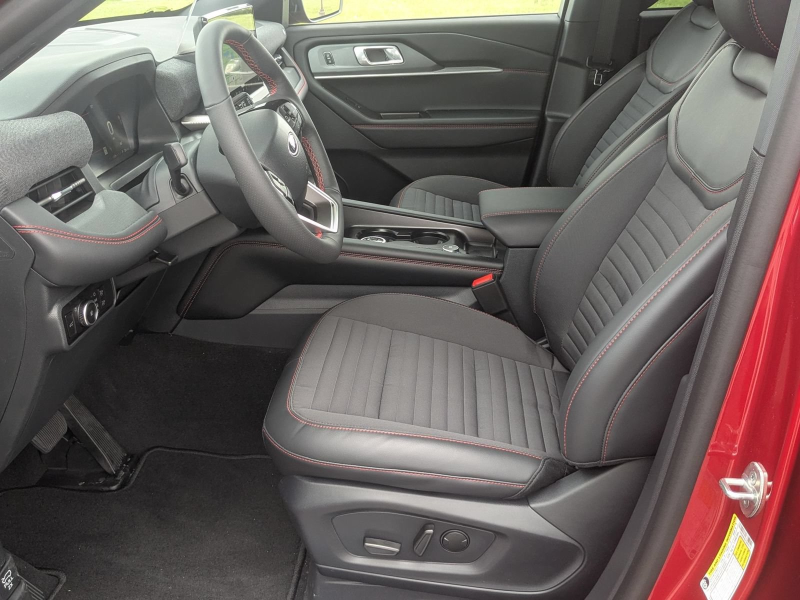 New 2026 Ford Explorer ST-Line w/ ST-Line Street Pack AWD/4WD image 13