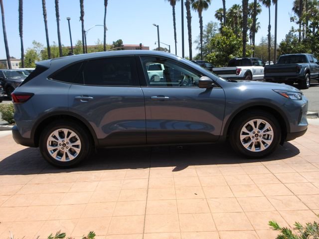 Certified 2025 Ford Escape Active FWD image 5
