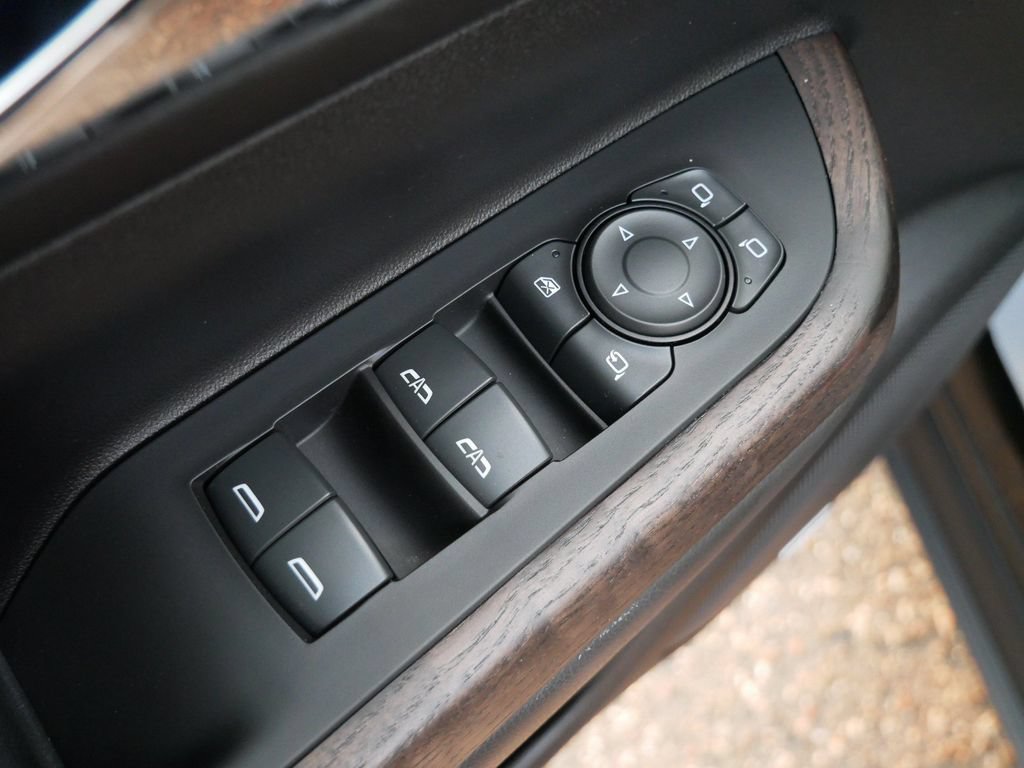 Used 2023 GMC Acadia Denali w/ Black Diamond Edition AWD/4WD image 14