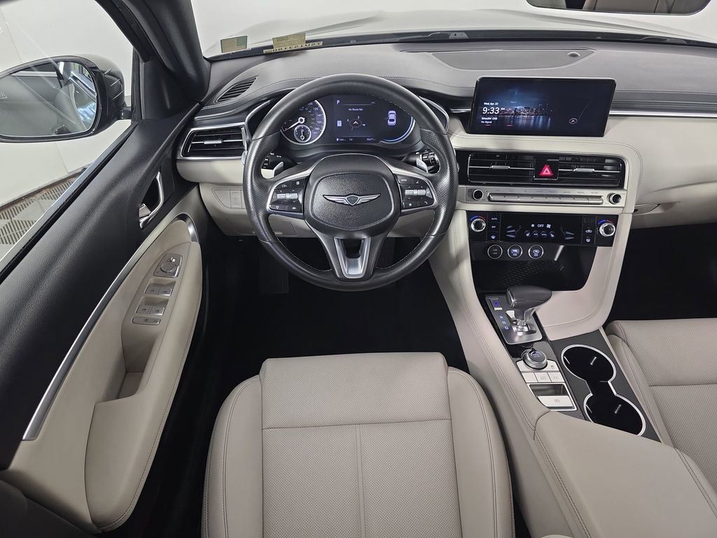Used 2025 Genesis G70 2.5T image 13