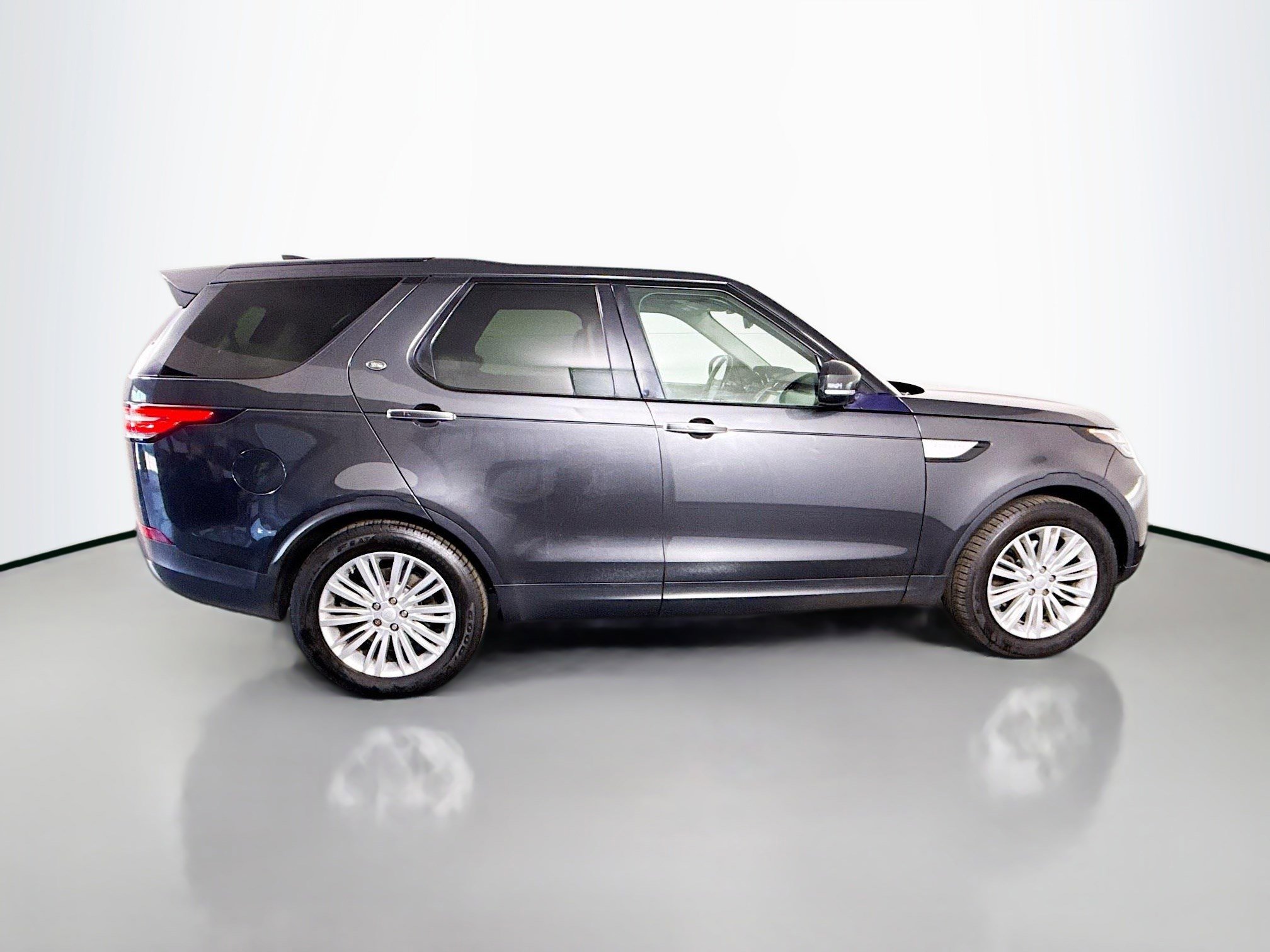 Used 2017 Land Rover Discovery HSE Luxury image 11