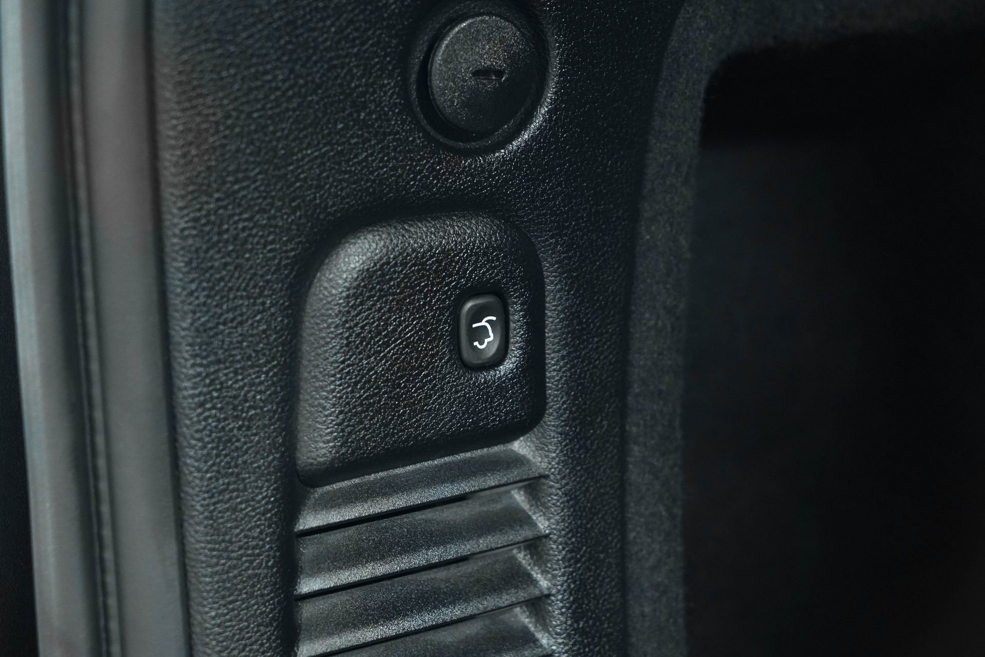 Used 2023 Dodge Durango R/T image 34