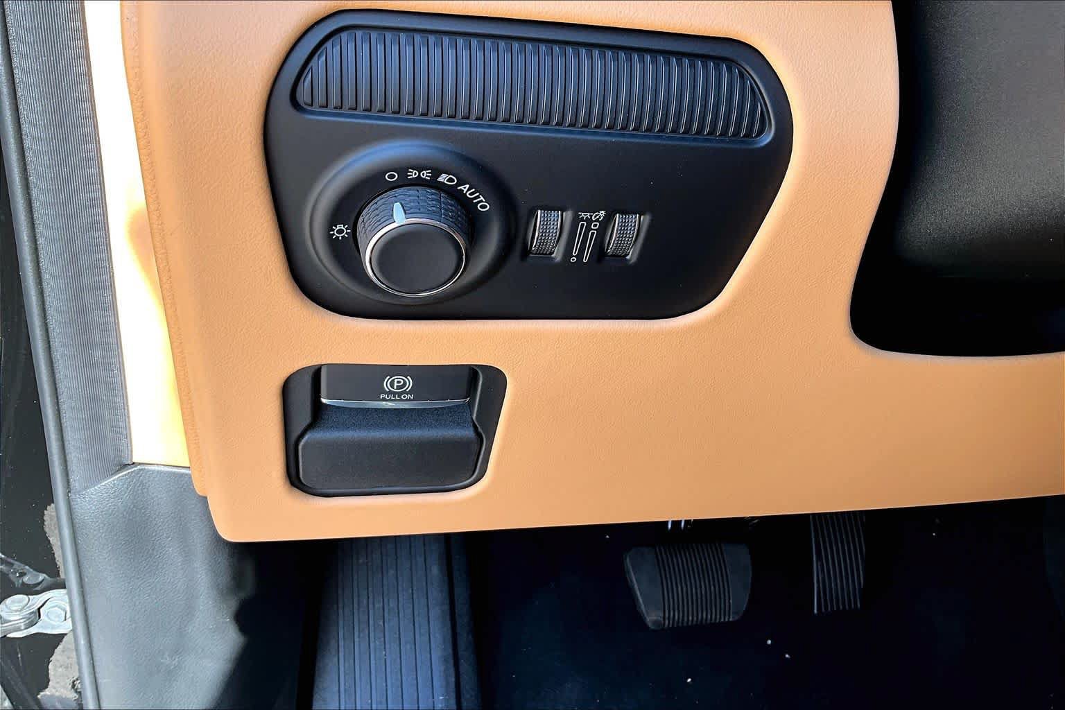 New 2027 Jeep Grand Wagoneer Summit AWD/4WD image 18