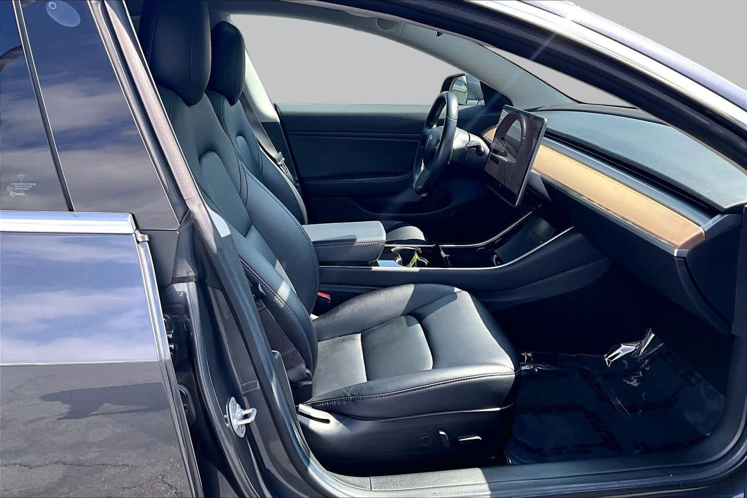 Used 2018 Tesla Model 3 Long Range RWD image 8