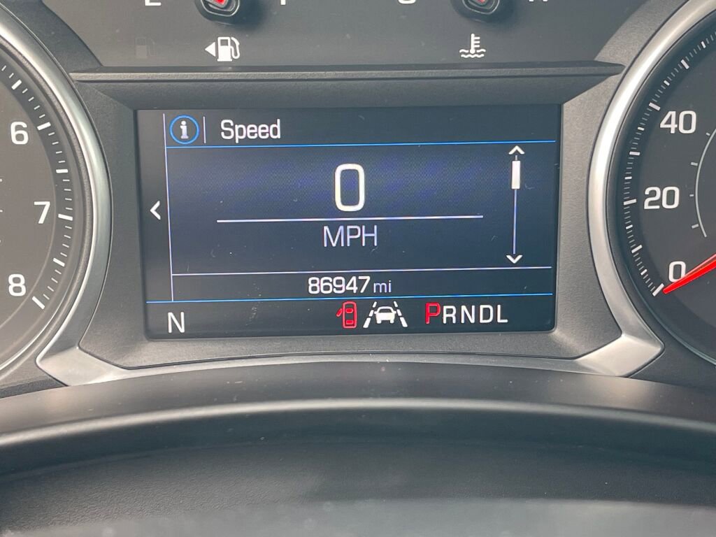 Used 2020 Chevrolet Equinox LT w/ Driver Convenience Package image 3