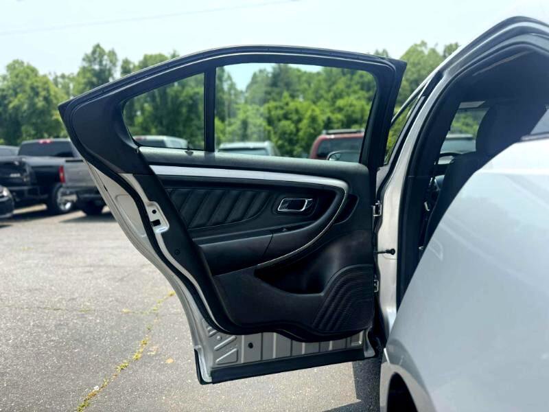 Used 2016 Ford Taurus SEL image 11