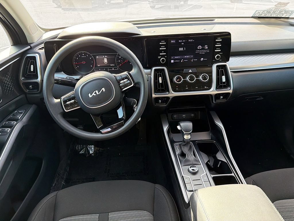 Used 2022 Kia Sorento LX FWD image 27