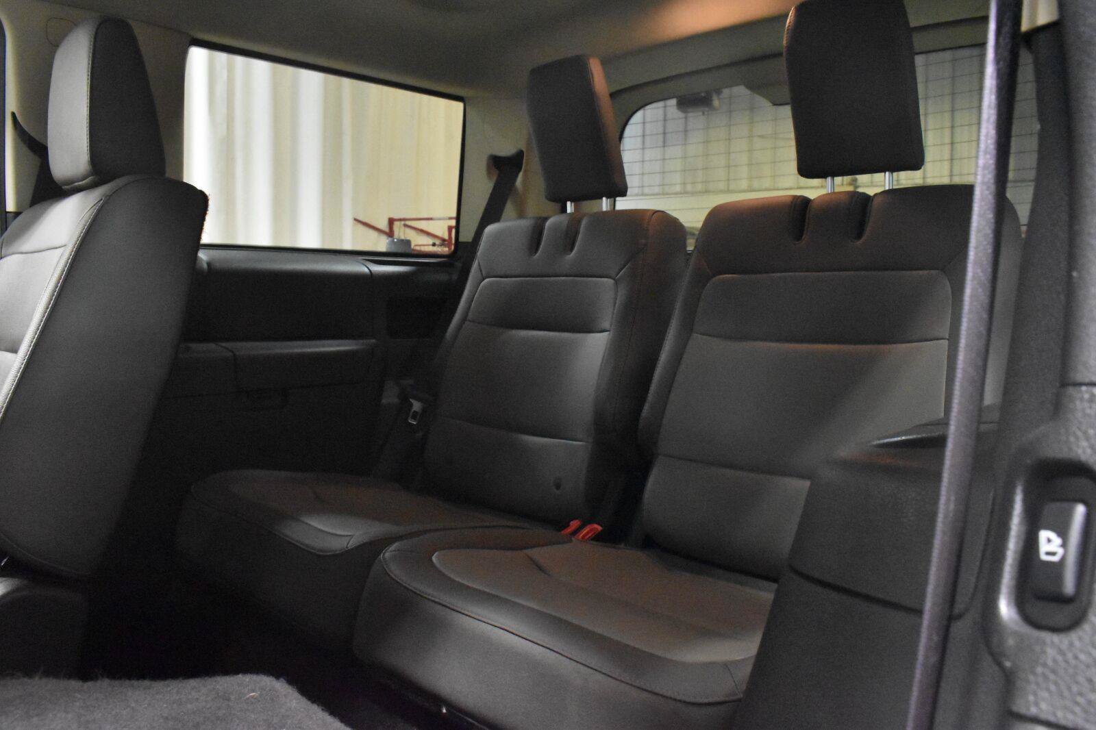 Used 2019 Ford Flex SEL w/ Equipment Group 202A AWD/4WD image 6