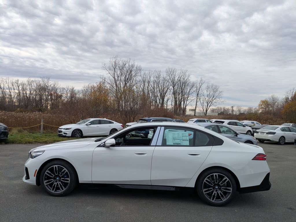 New 2026 BMW 530i xDrive w/ M Sport Package image 6