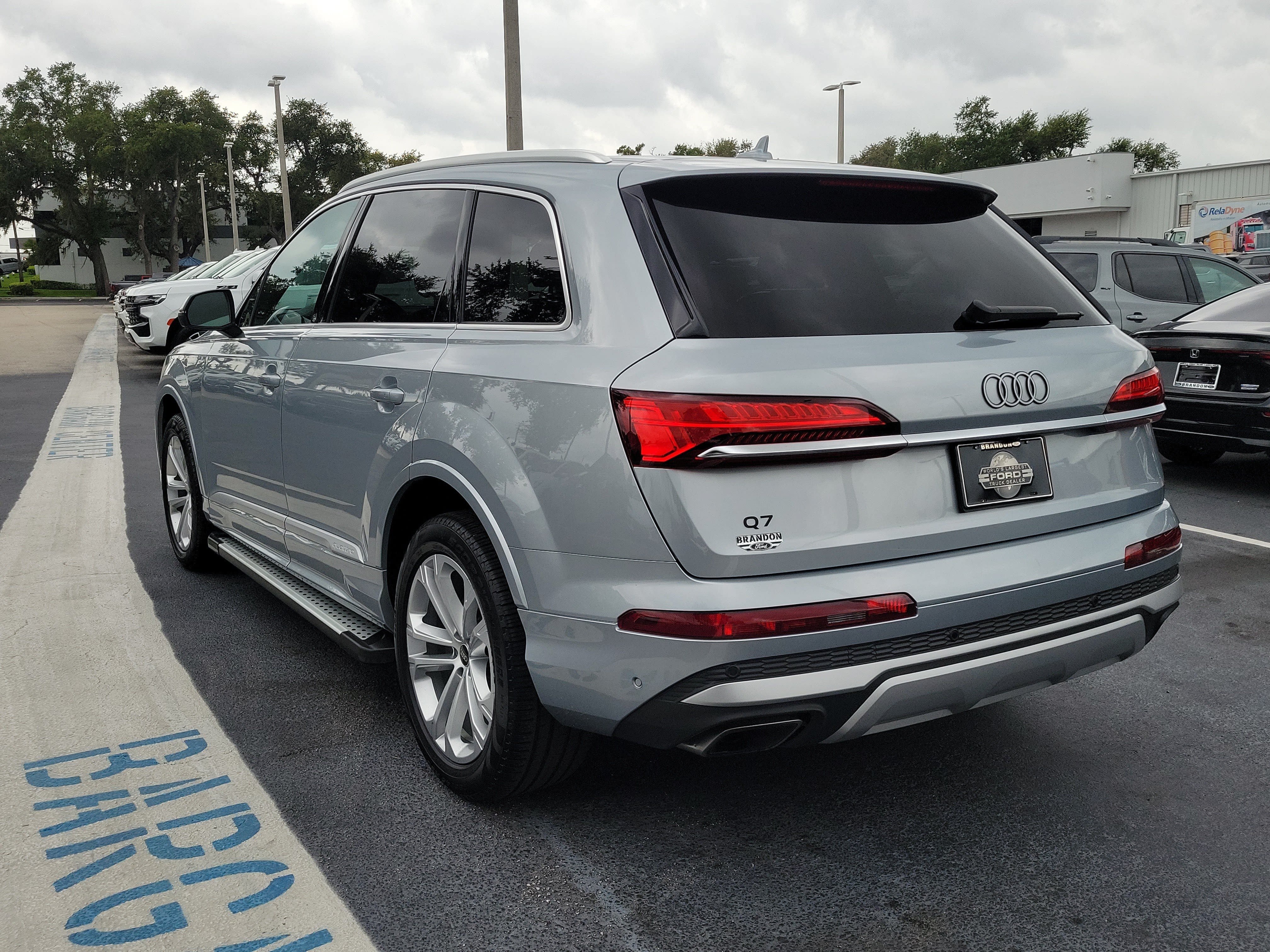Used 2025 Audi Q7 2.0T Premium w/ Convenience Package AWD/4WD image 7