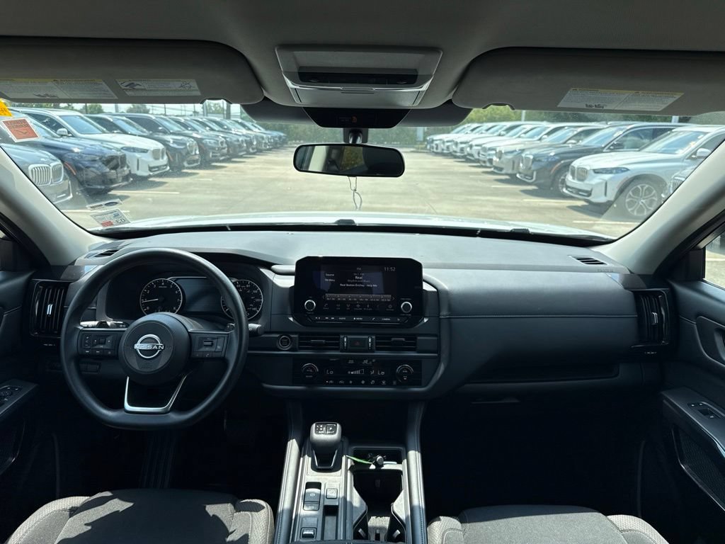 Used 2024 Nissan Pathfinder S FWD image 21