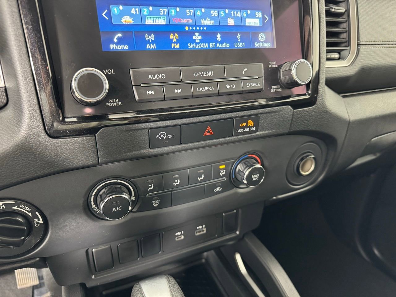 Used 2024 Nissan Frontier SV image 18