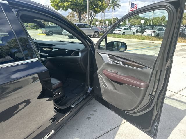 Used 2023 Cadillac XT6 Premium Luxury FWD image 23