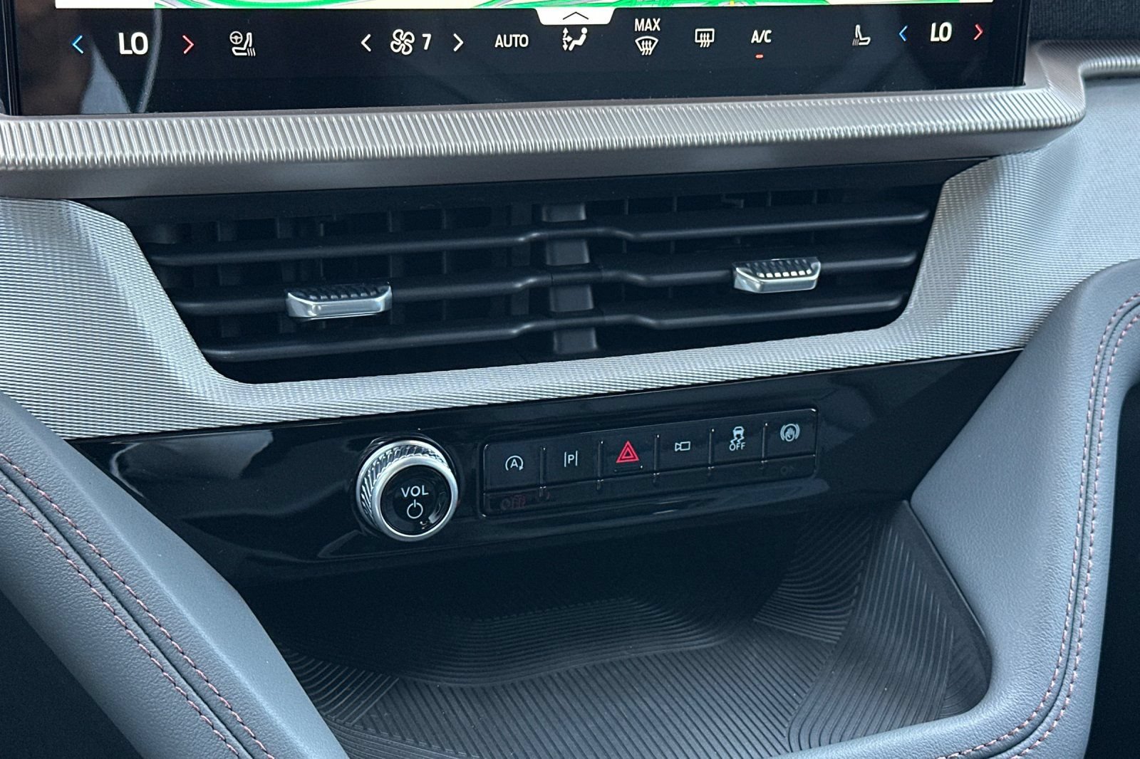 New 2026 Ford Explorer Active w/ Active Comfort Package RWD image 21