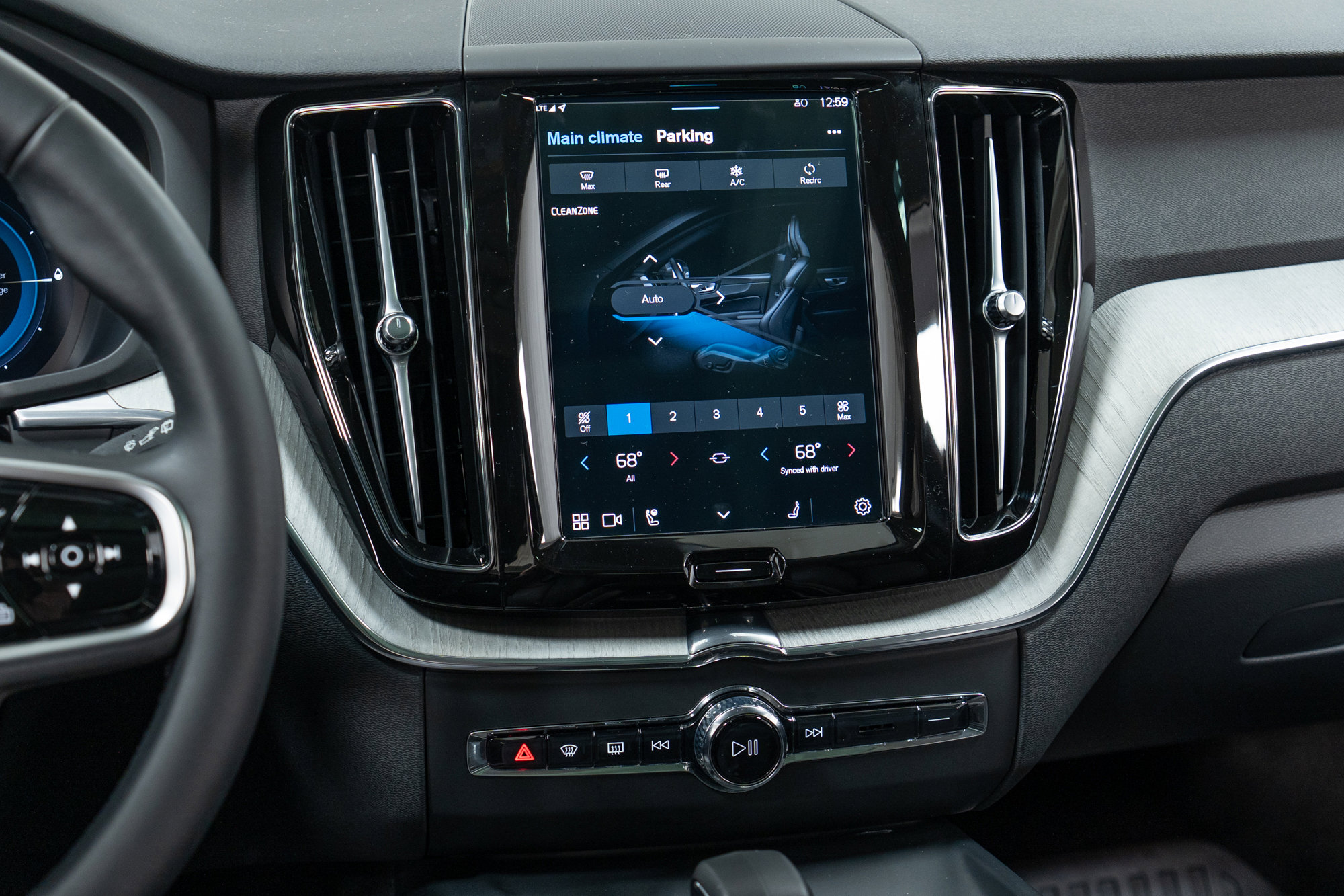 Used 2025 Volvo XC60 T8 Plus w/ Climate Package image 19