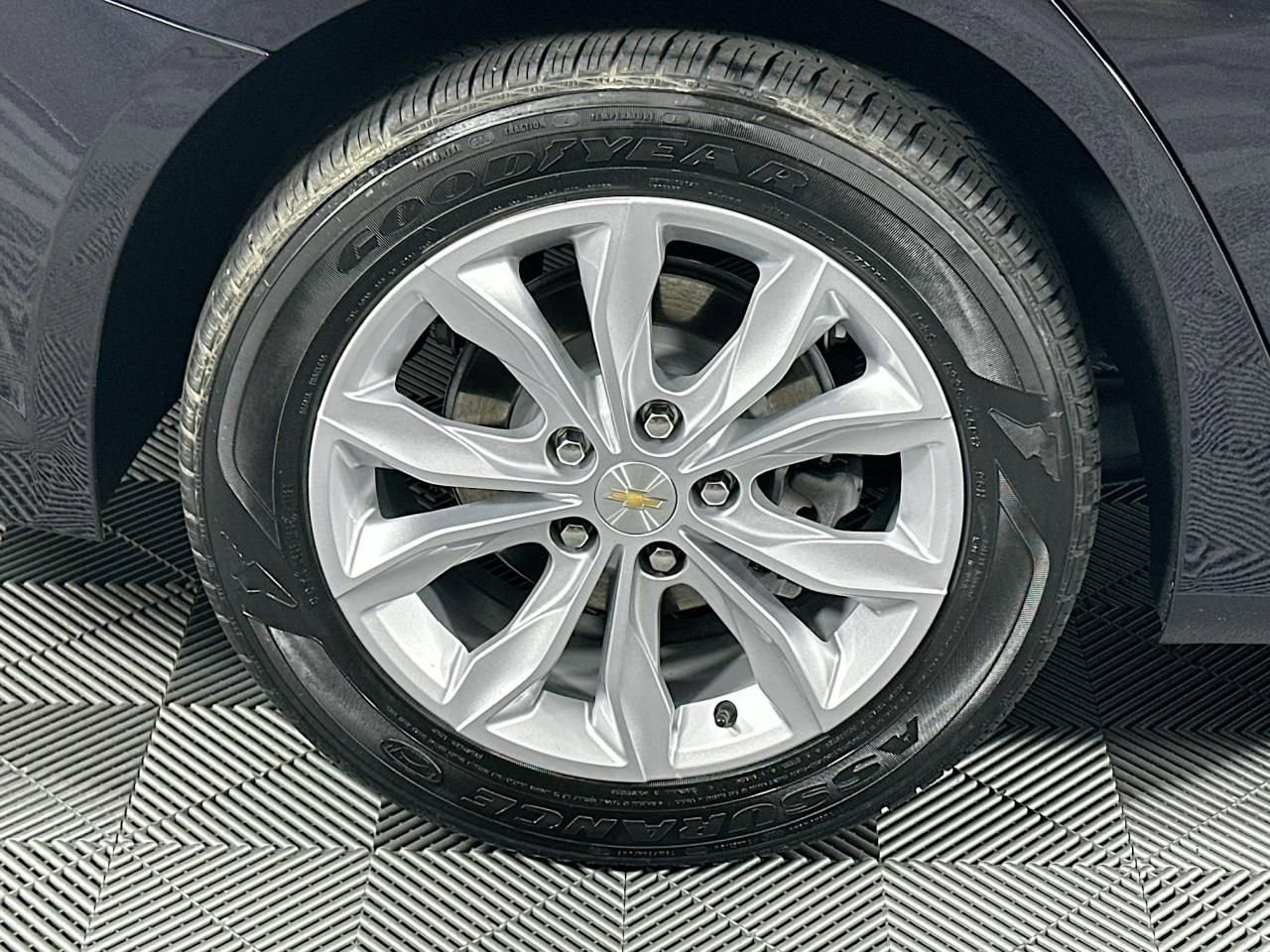 Used 2023 Chevrolet Malibu LT image 15