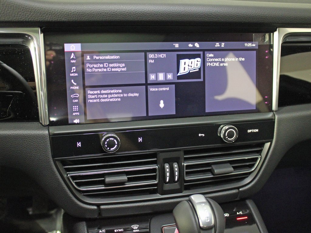 Used 2026 Porsche Macan image 25