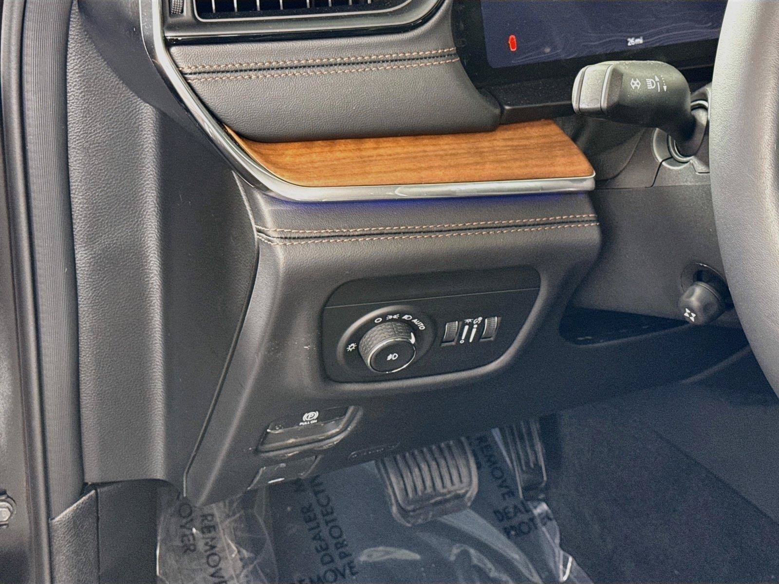 New 2027 Jeep Grand Cherokee Summit AWD/4WD image 4