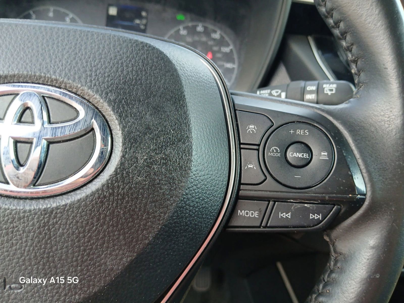 Used 2024 Toyota Corolla Cross AWD Hybrid image 31