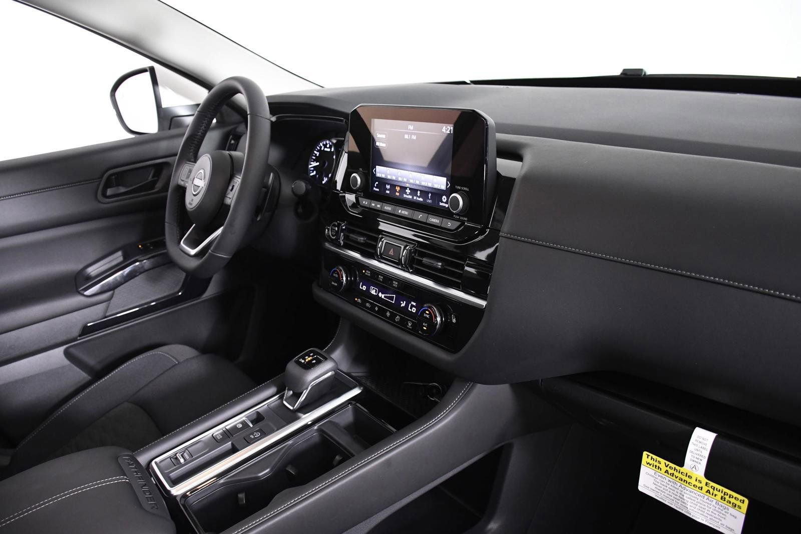 New 2024 Nissan Pathfinder SV w/ SV Premium Package FWD image 31