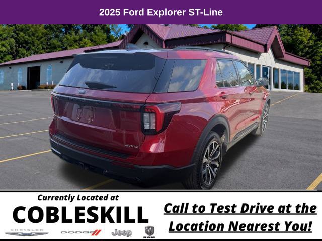Used 2025 Ford Explorer ST-Line AWD/4WD image 3