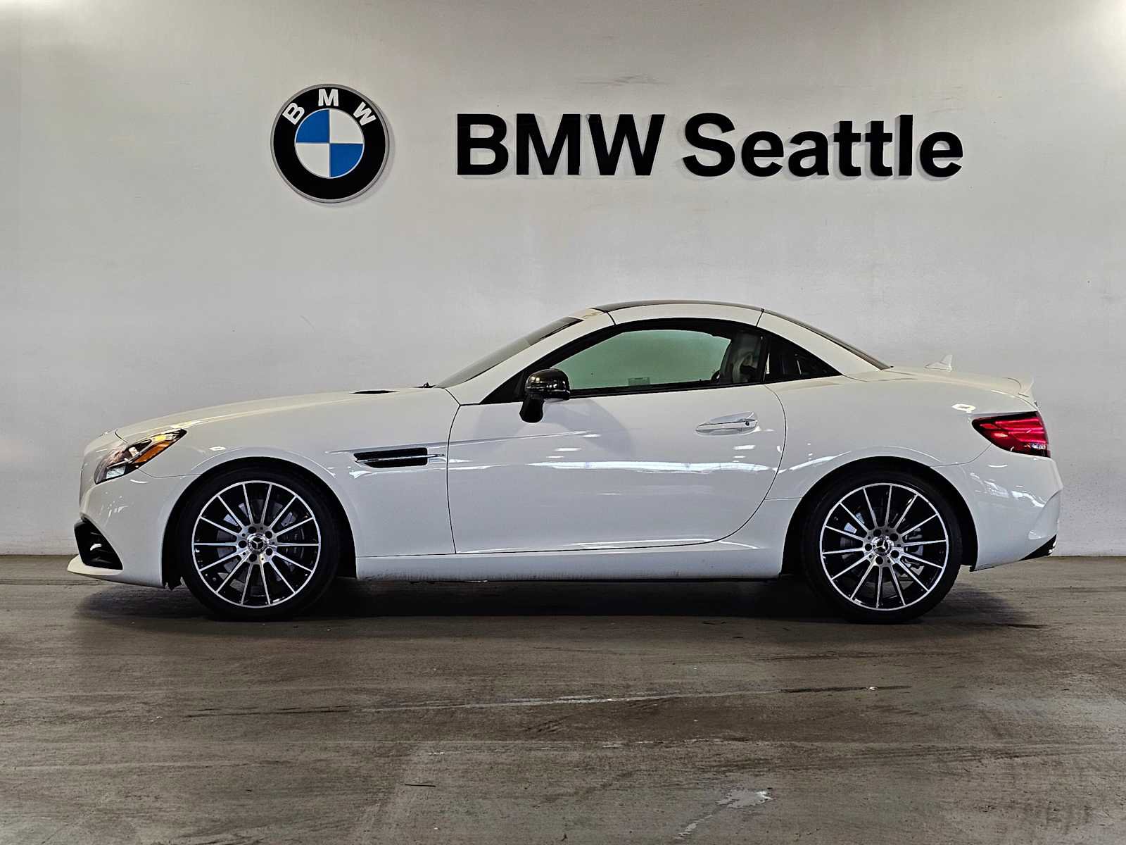 Used 2019 Mercedes-Benz SLC 300 image 3