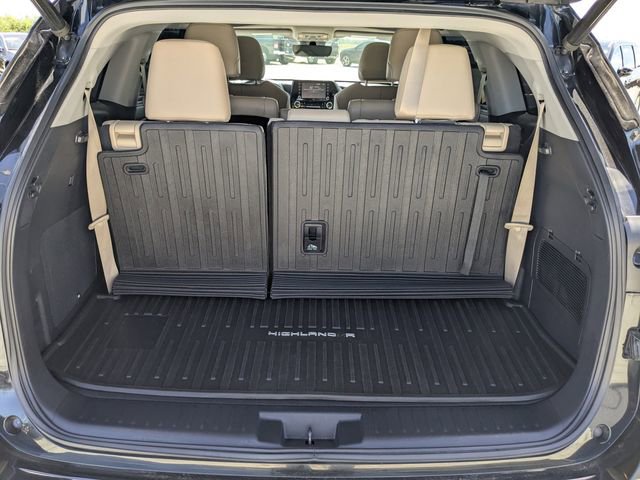 Used 2020 Toyota Highlander Limited image 12