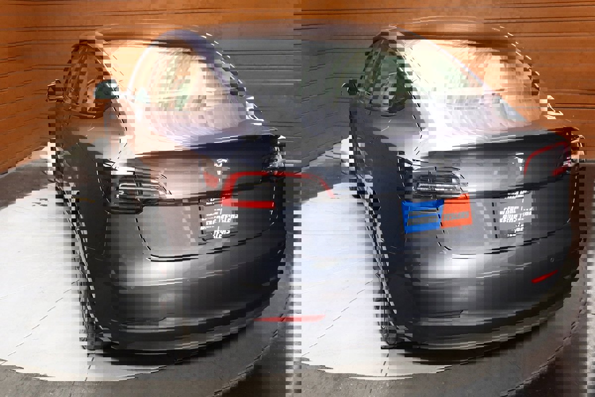 Used 2022 Tesla Model 3 image 9