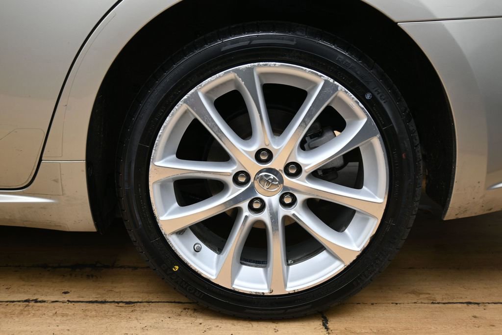 Used 2014 Toyota Avalon Limited image 10