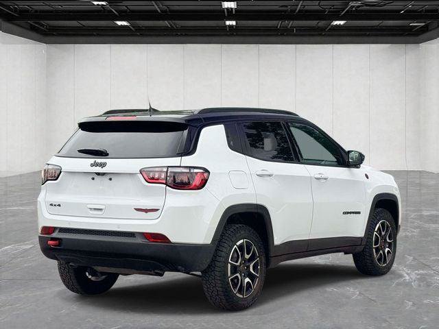 Certified 2025 Jeep Compass Trailhawk AWD/4WD image 5