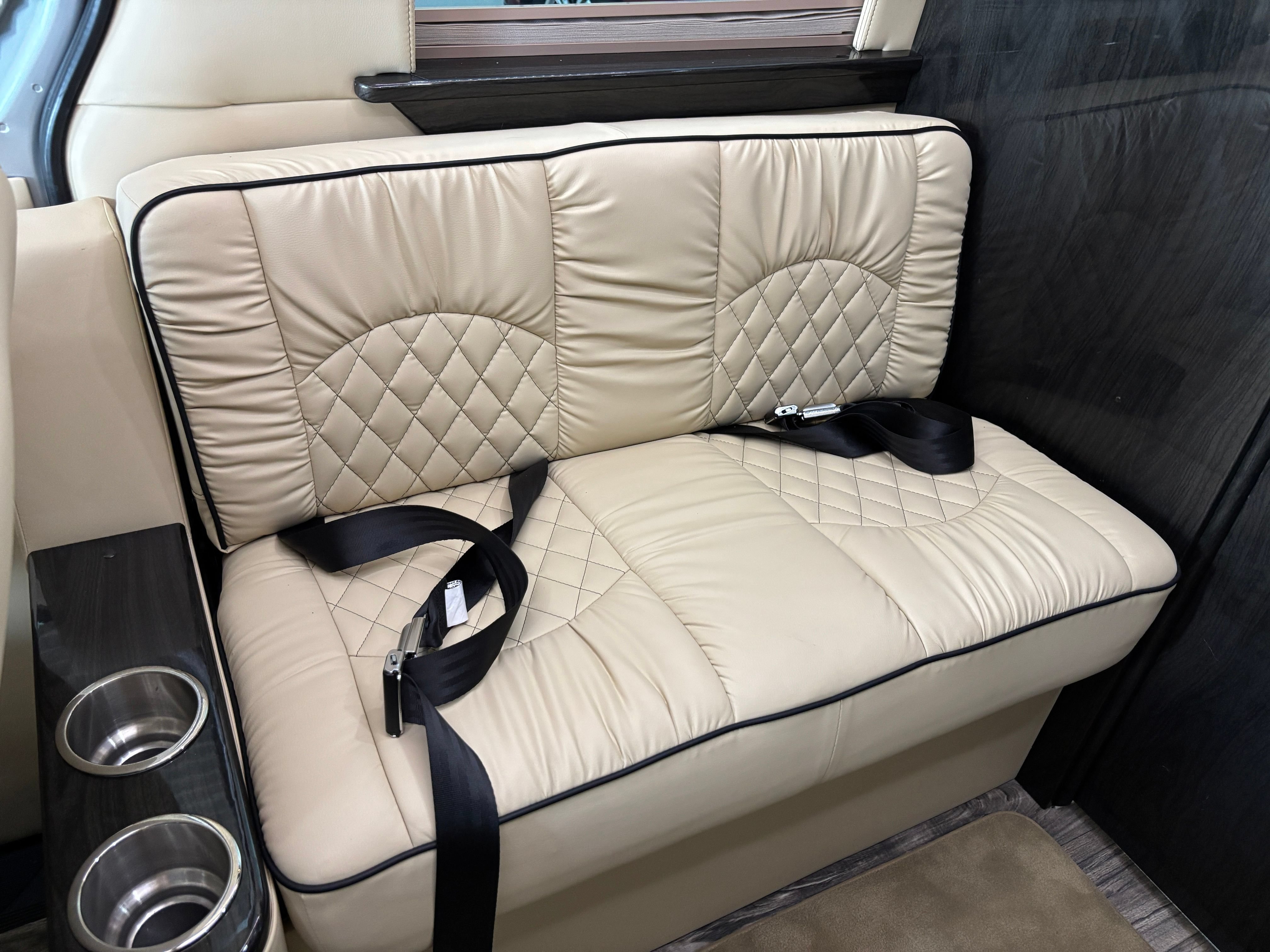 Used 2020 Mercedes-Benz Sprinter 2500 w/ Windows All Around Package image 43