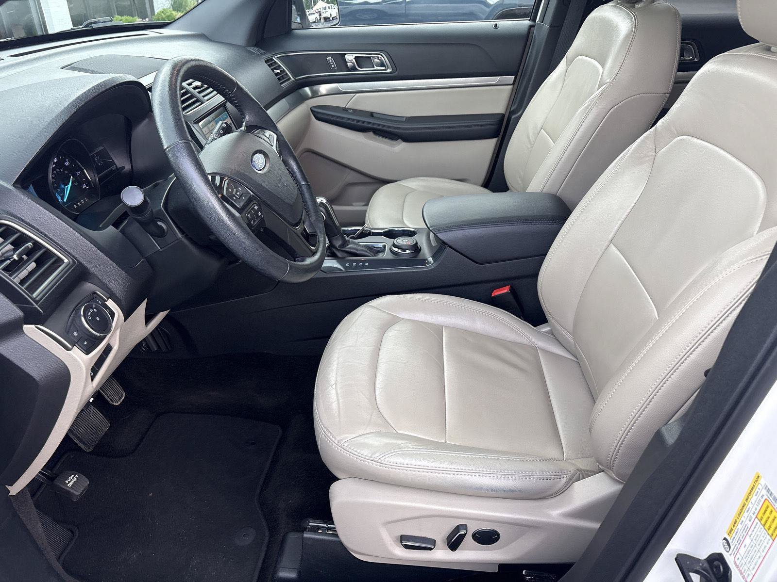 Used 2018 Ford Explorer XLT w/ Equipment Group 202A AWD/4WD image 9