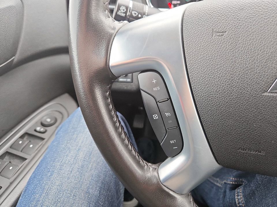 Used 2017 Chevrolet Traverse LT w/ Graphite Special Edition image 17