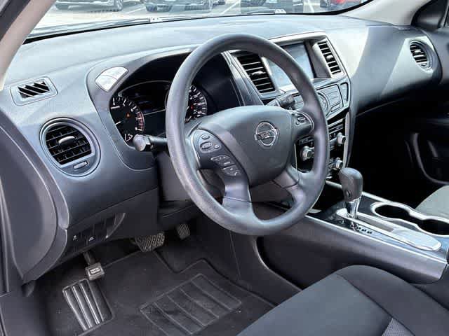 Used 2020 Nissan Pathfinder S FWD video 2