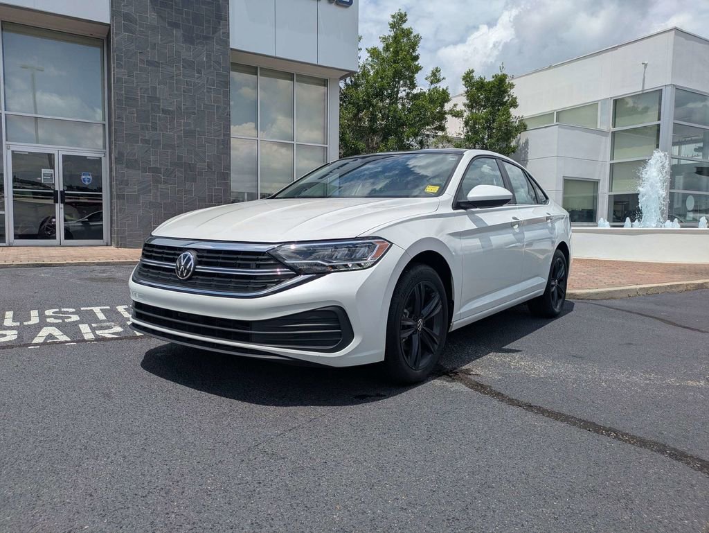 Used 2024 Volkswagen Jetta SE FWD image 9