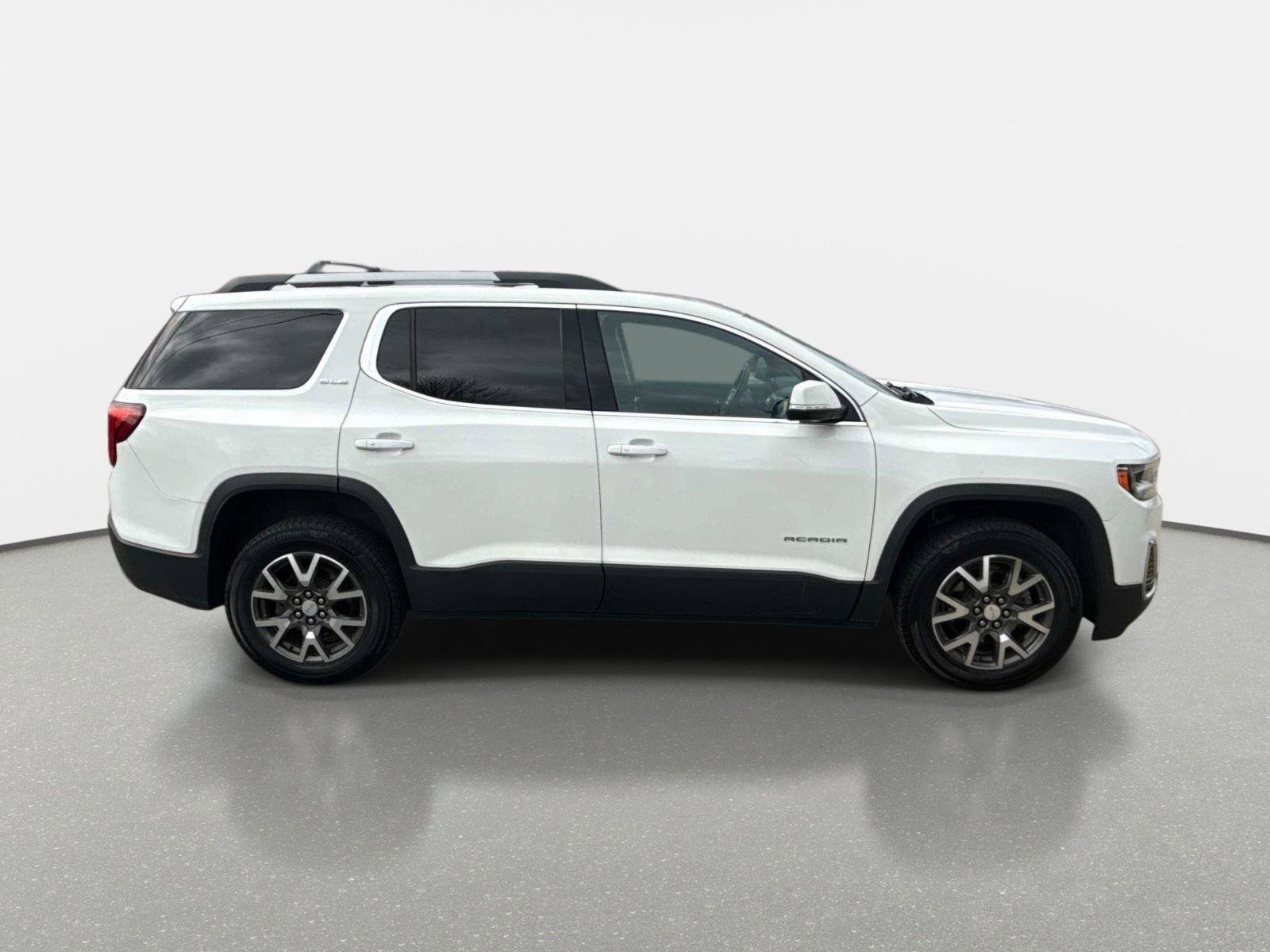 Used 2021 GMC Acadia SLE w/ Driver Convenience Package image 4