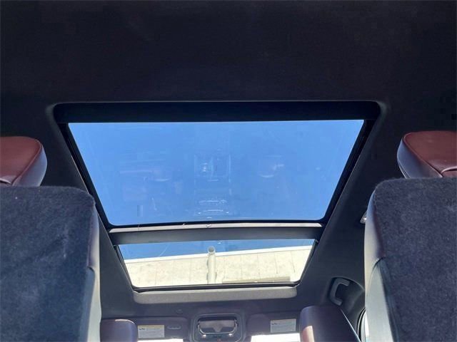 Used 2020 Ford Explorer Platinum w/ Premium Technology Package image 26