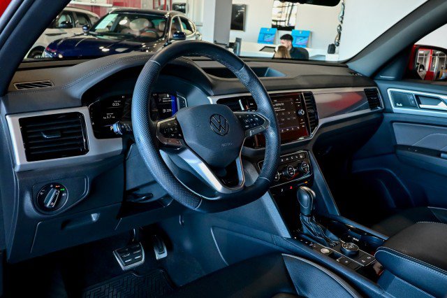 Used 2022 Volkswagen Atlas Cross Sport SEL Premium R-Line image 14