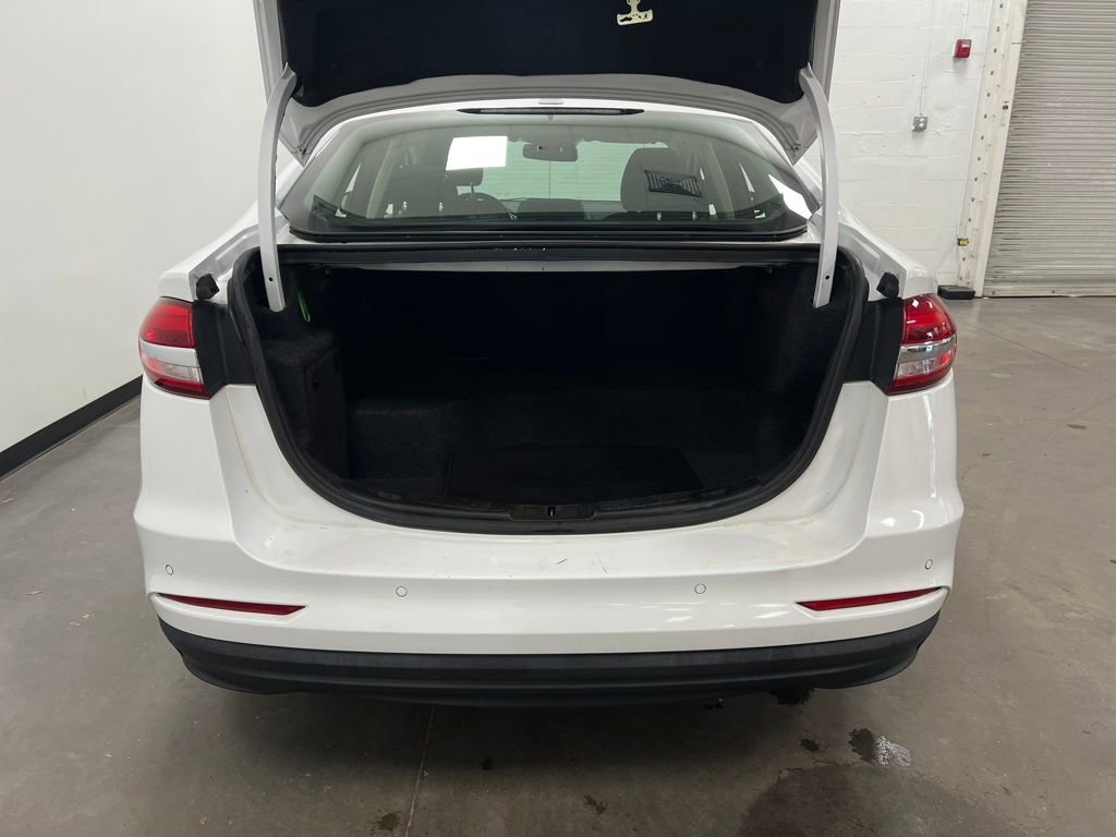 Used 2019 Ford Fusion SE image 25