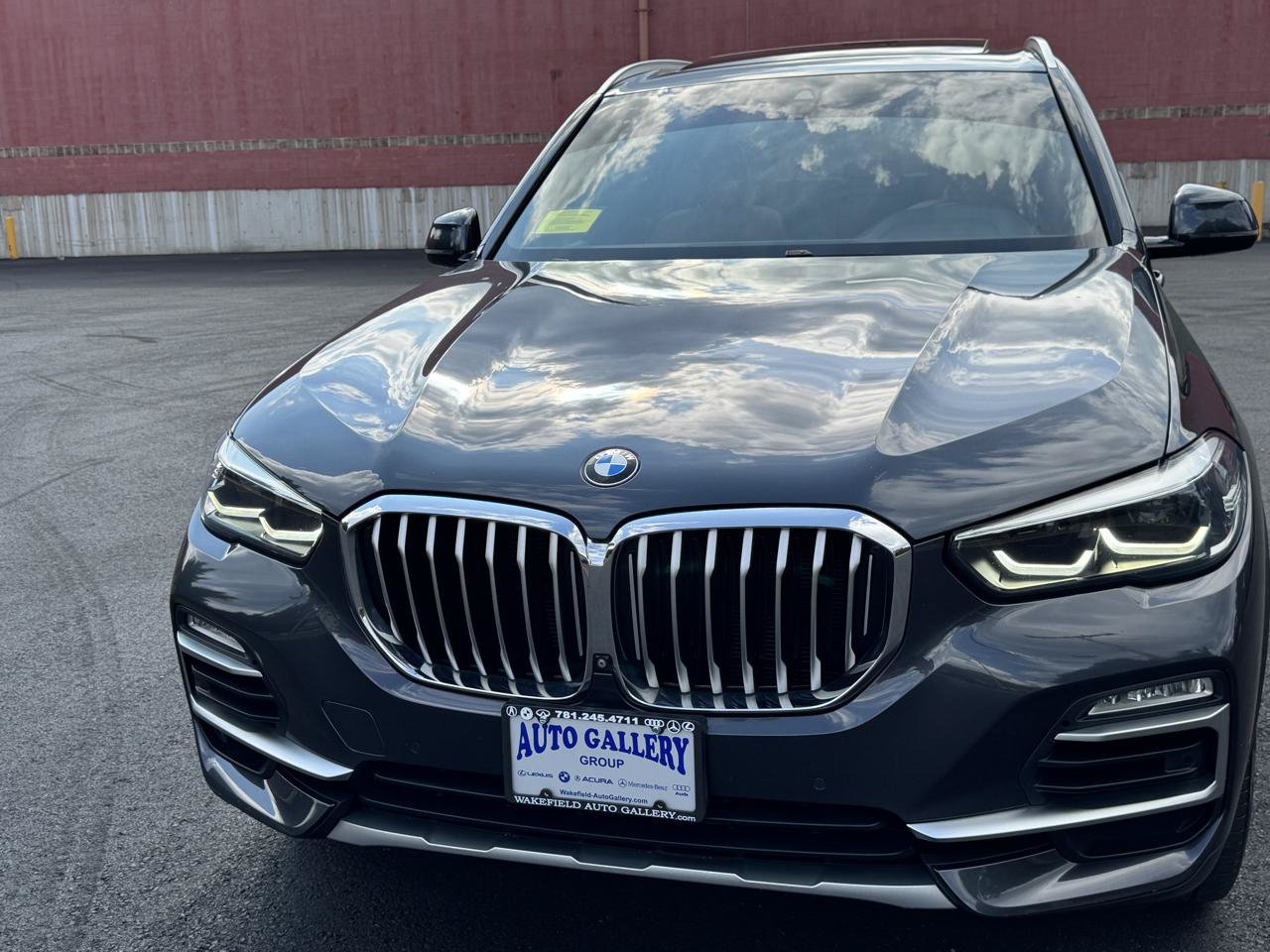 Used 2019 BMW X5 xDrive50i w/ Parking Assistance Package AWD/4WD image 32