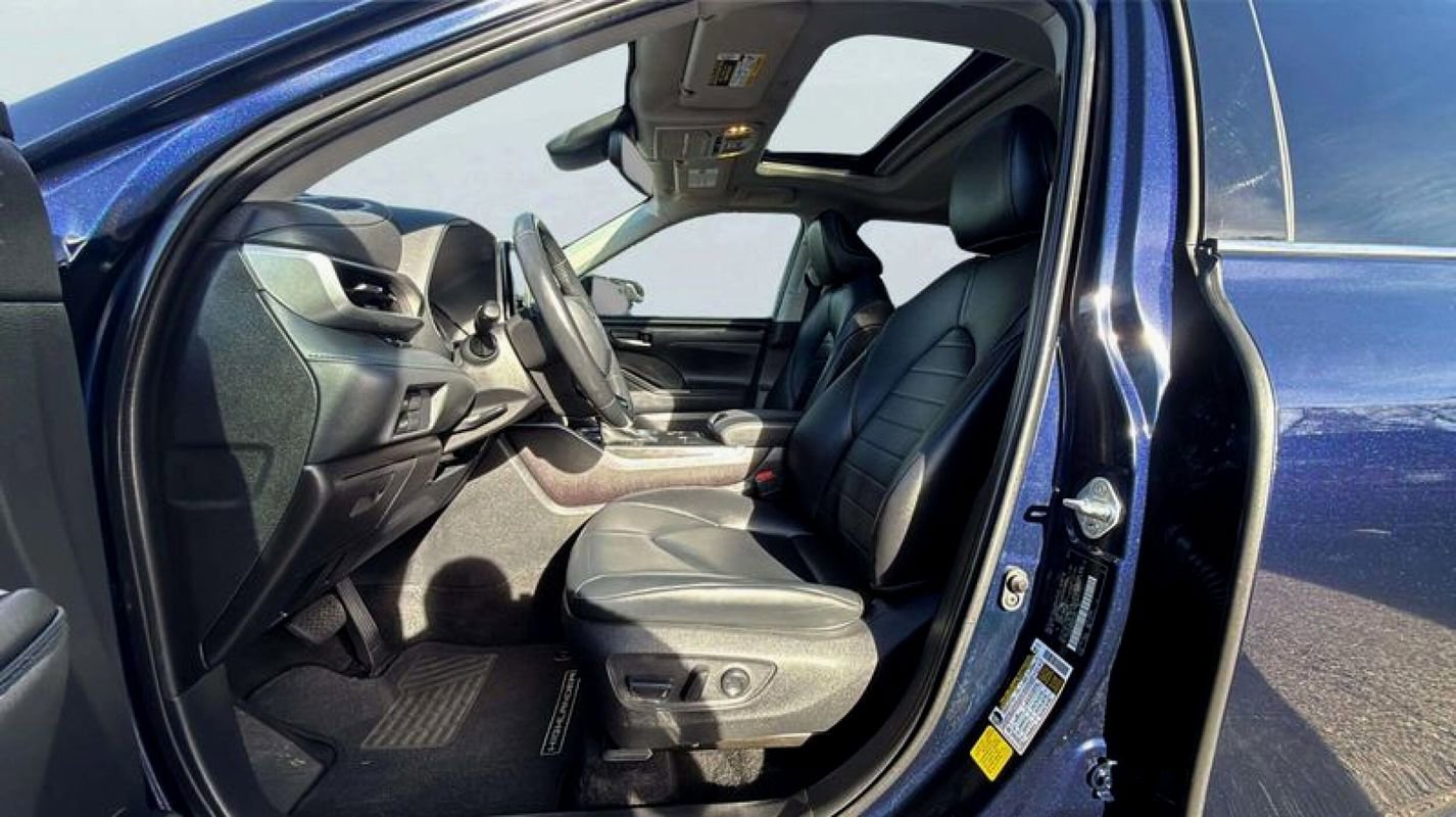 Used 2021 Toyota Highlander XLE image 15