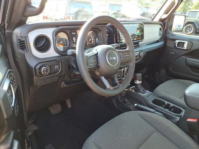 Used 2025 Jeep Gladiator Sport AWD/4WD image 15