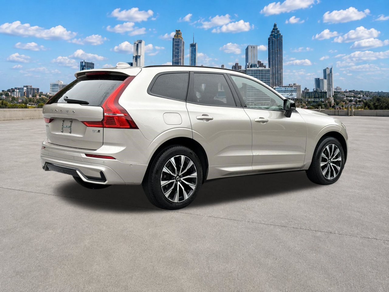 Used 2025 Volvo XC60 B5 Plus AWD/4WD image 28