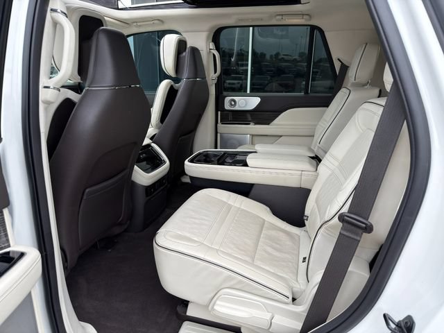 Used 2023 Lincoln Navigator Black Label AWD/4WD image 16